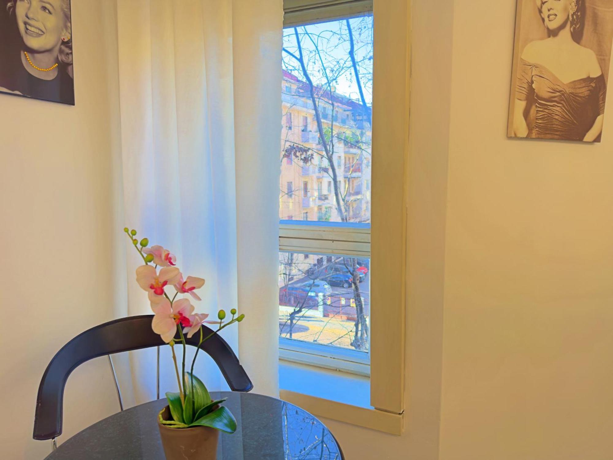 Appartme Guest House Doria 17 Милано Екстериор снимка