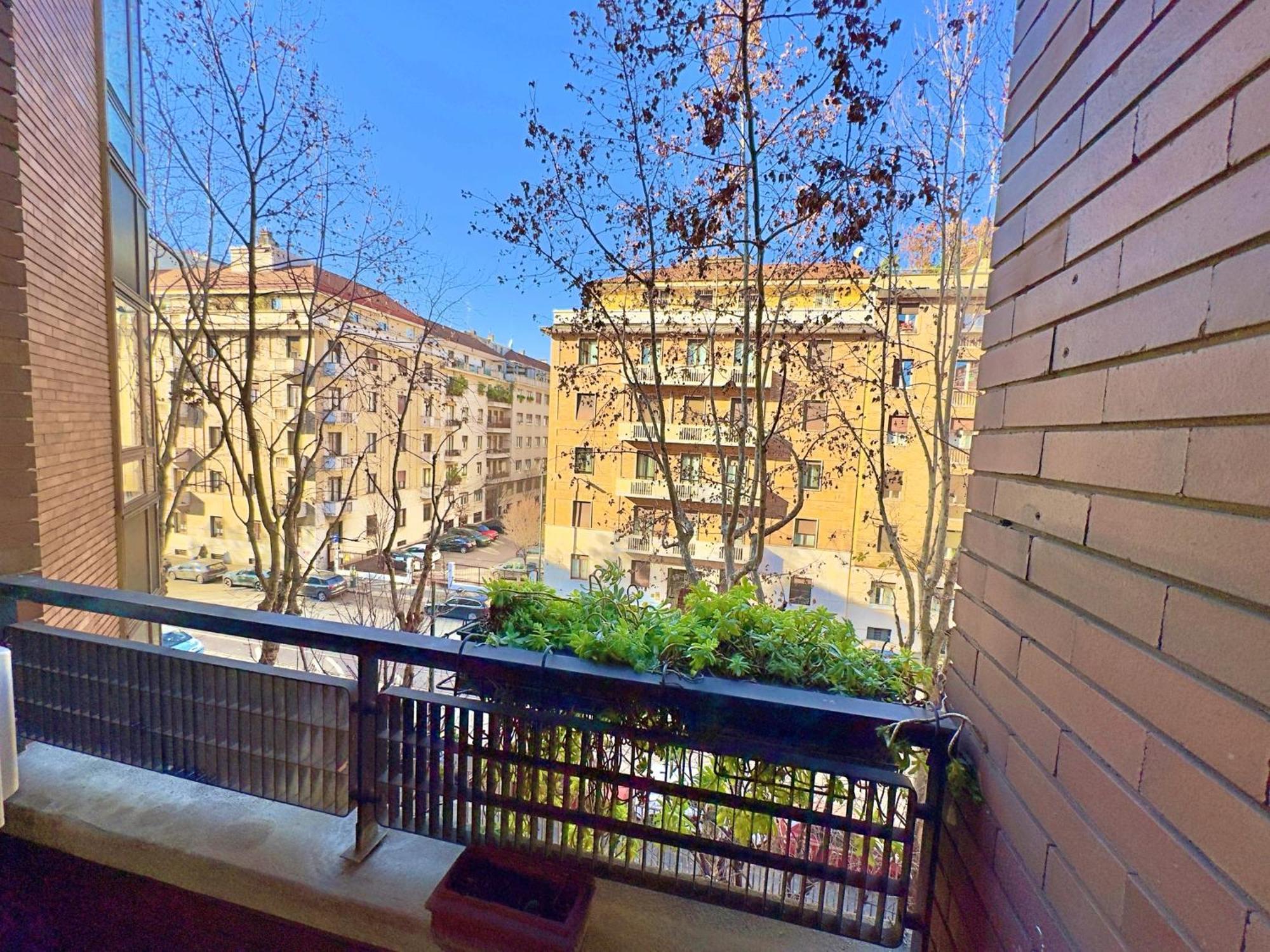 Appartme Guest House Doria 17 Милано Екстериор снимка